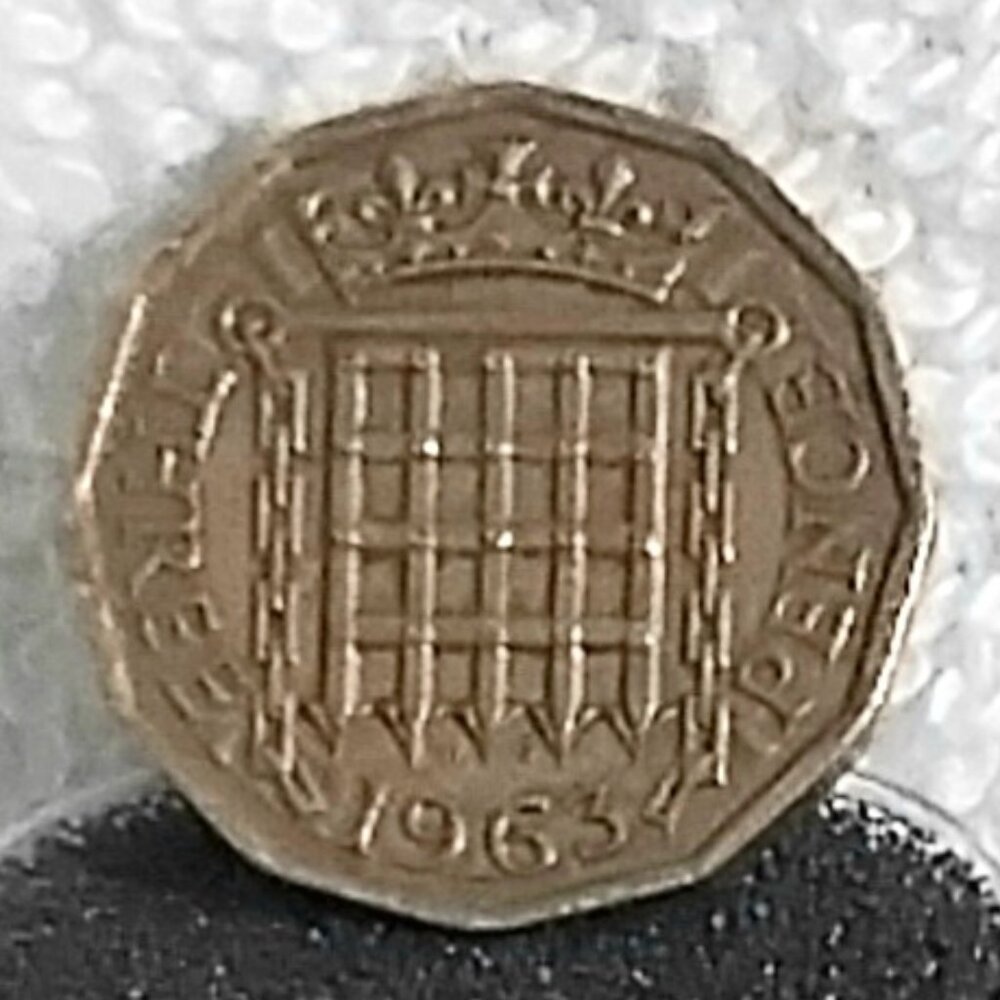 Circulated 1963 British three Pence Elizabeth II 1st Portrait Coin!!